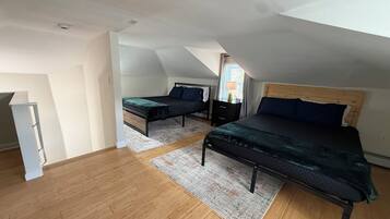 1 habitación, escritorio, wifi gratis y ropa de cama