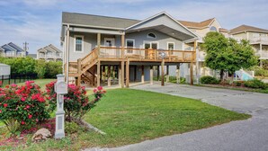 Unclassified image, 2 of 35, button - Seaing is Believing | Surf City, NC | 4 Bedrooms | Short Walk to Beach (Surf City)