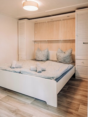 2 bedrooms