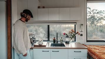 Fridge, stovetop
