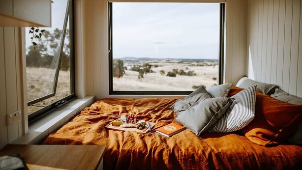 1 bedroom, bed sheets - Tiny Pip Summary:<br>Tin (Tooborac)