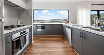 Wonderful Windera - Amazing 5 Bedroom Family Home