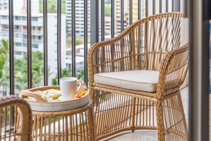 Interior - Modern & Chic Ocean View Waikiki Beach w/ Parking! (Honolulu)