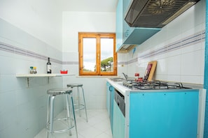 Réfrigérateur, surface de cuisson, lave-vaisselle