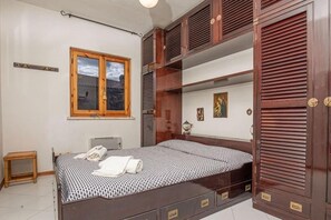2 bedrooms, iron/ironing board, bed sheets - Hospitality by the Sea (Orbetello)