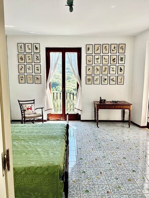 3 bedrooms, iron/ironing board, free WiFi, bed sheets - Villa Rosanna in front of Capri, very close to Sorrento, Pompei (Campania)