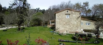 Casita a Estrenar en Fincan con rĂo PrĂłxima a Tui, Gondomar y Portugal