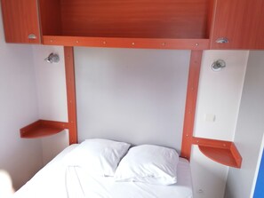 2 bedrooms - 2 Bedroom Mobile Home in Lumio (Lumio)