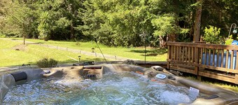 Karen`s Ferngully - located down the road from the beautiful town of Mendocino