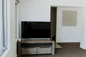 Interior - Spacious Stay On Shamrock, Bendigo (Golden Square)