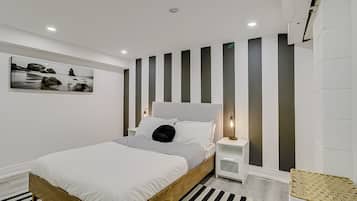 2 bedrooms, desk, iron/ironing board, WiFi