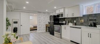 TorontoGEM: 20 mins to Downtown,10 mins to Airport