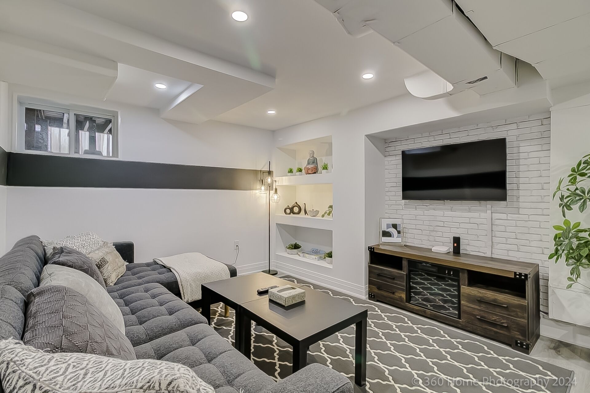 Smart TV, books, offices