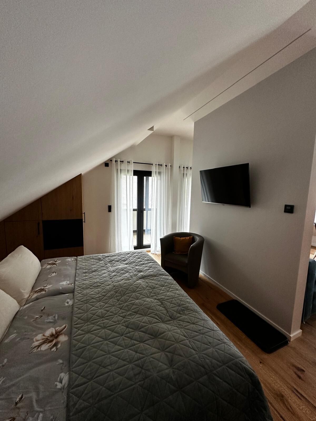 1 dormitorio, cuna de viaje, wifi y ropa de cama