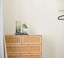 Apartamento Confort, 1 cama de matrimonio grande con sofá cama | 1 dormitorio, tabla de planchar con plancha, wifi gratis y ropa de cama