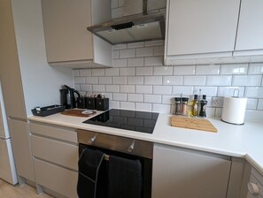 Réfrigérateur, micro-ondes, four, lave-vaisselle