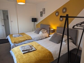 2 bedrooms, WiFi, bed sheets