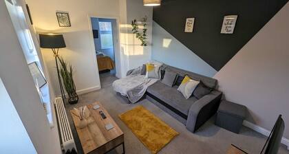 Cosy family-sized top floor apartment! In the heart of Stratford Upon Avon!