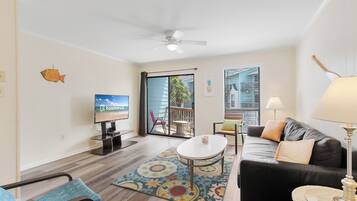 Signature Condo, 2 Bedrooms, Balcony, Pool View | Living room