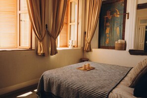 Quarto luxo | Frigobar (abastecido com alguns itens grátis), individualmente decorados