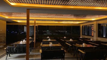 Desayuno buffet incluido todos los días