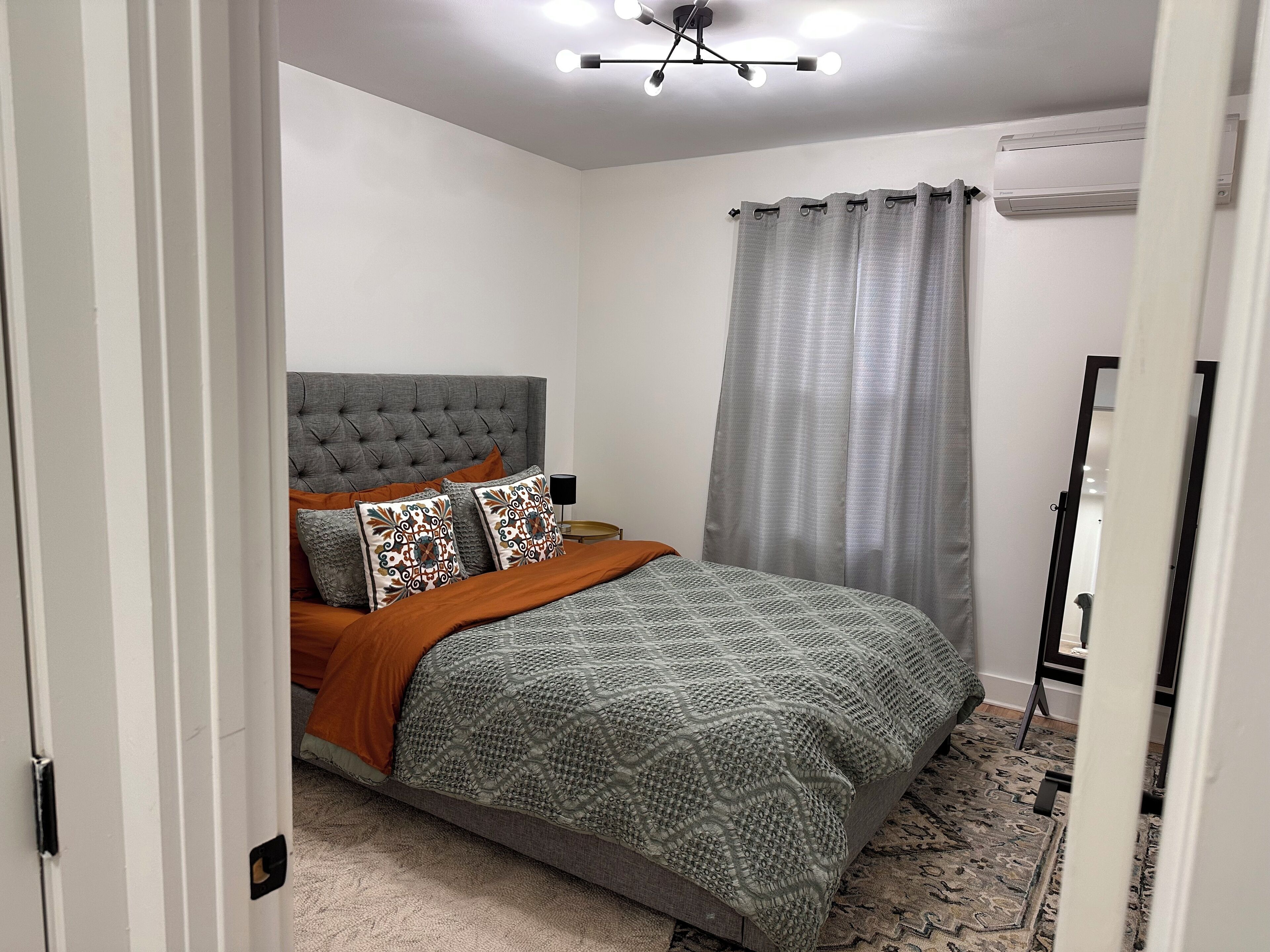 Sun-Drenched 2-Bed, 1-Bath Haven with Washer/Dryer