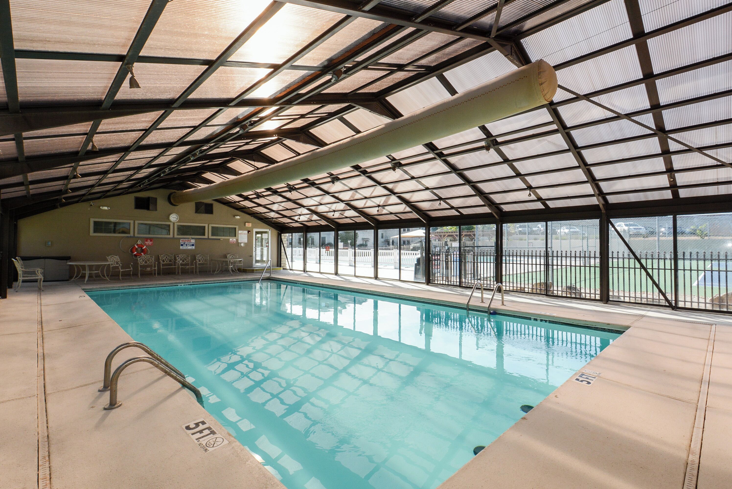 Indendørs pool, opvarmet pool