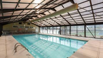 Indendørs pool, opvarmet pool