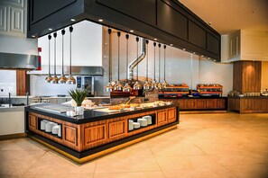 Petit déjeuner buffet compris tous les jours