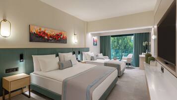 Superior Room | Hypo-allergenic bedding, free minibar, in-room safe, blackout drapes