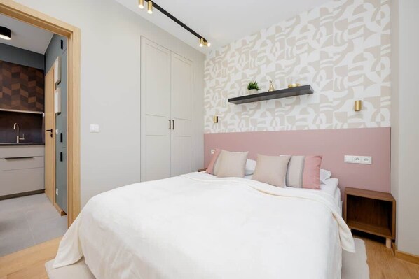 2 bedrooms, iron/ironing board, travel cot, WiFi