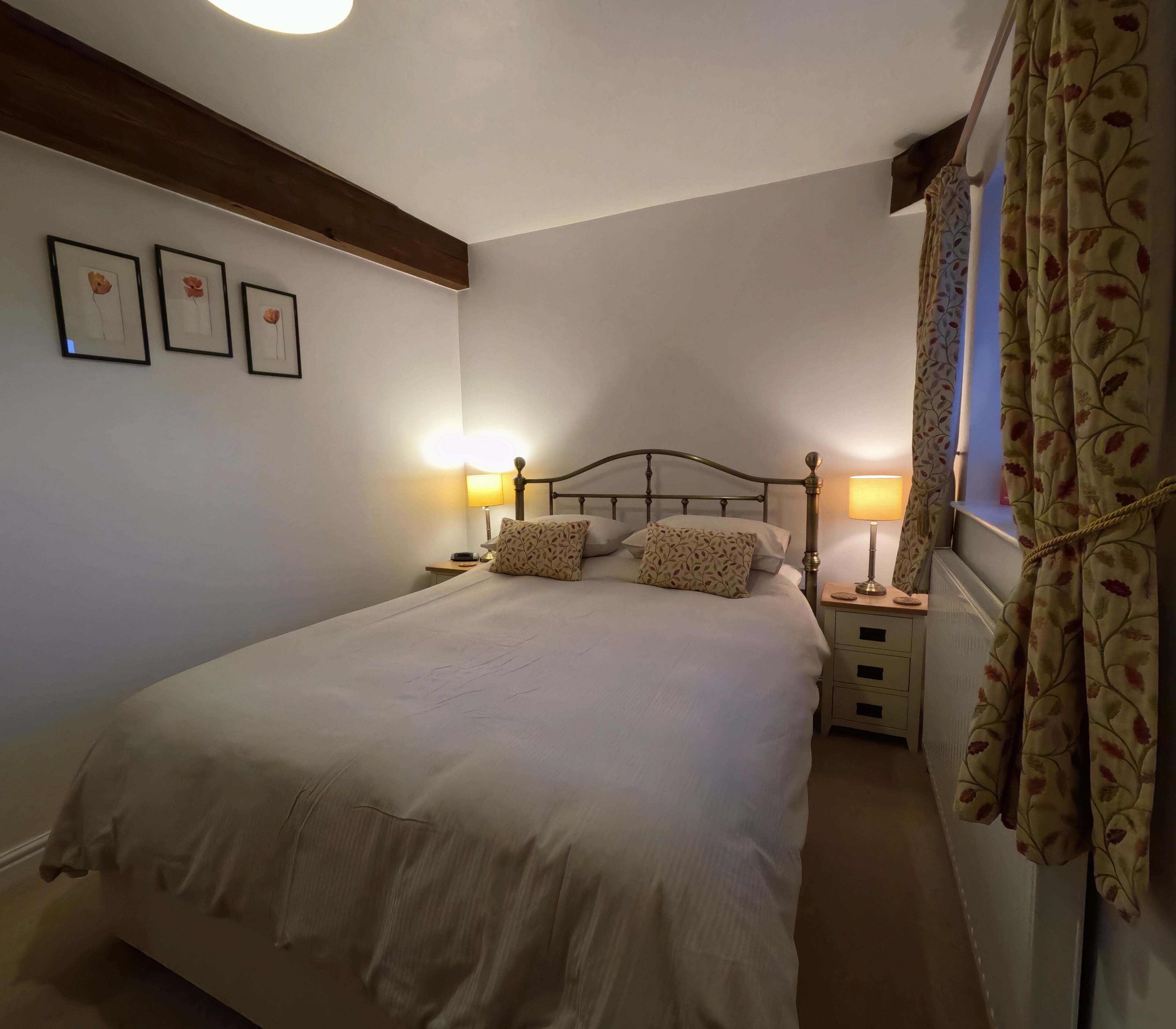 2 chambres, fer et planche à repasser, lit parapluie, Wi-Fi