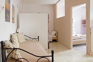 Superior-Suite, Stadtblick | Wohnbereich | Flachbildfernseher