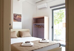 Individually furnished, blackout curtains, iron/ironing board, free WiFi - Mini Suites 2 (Chania)