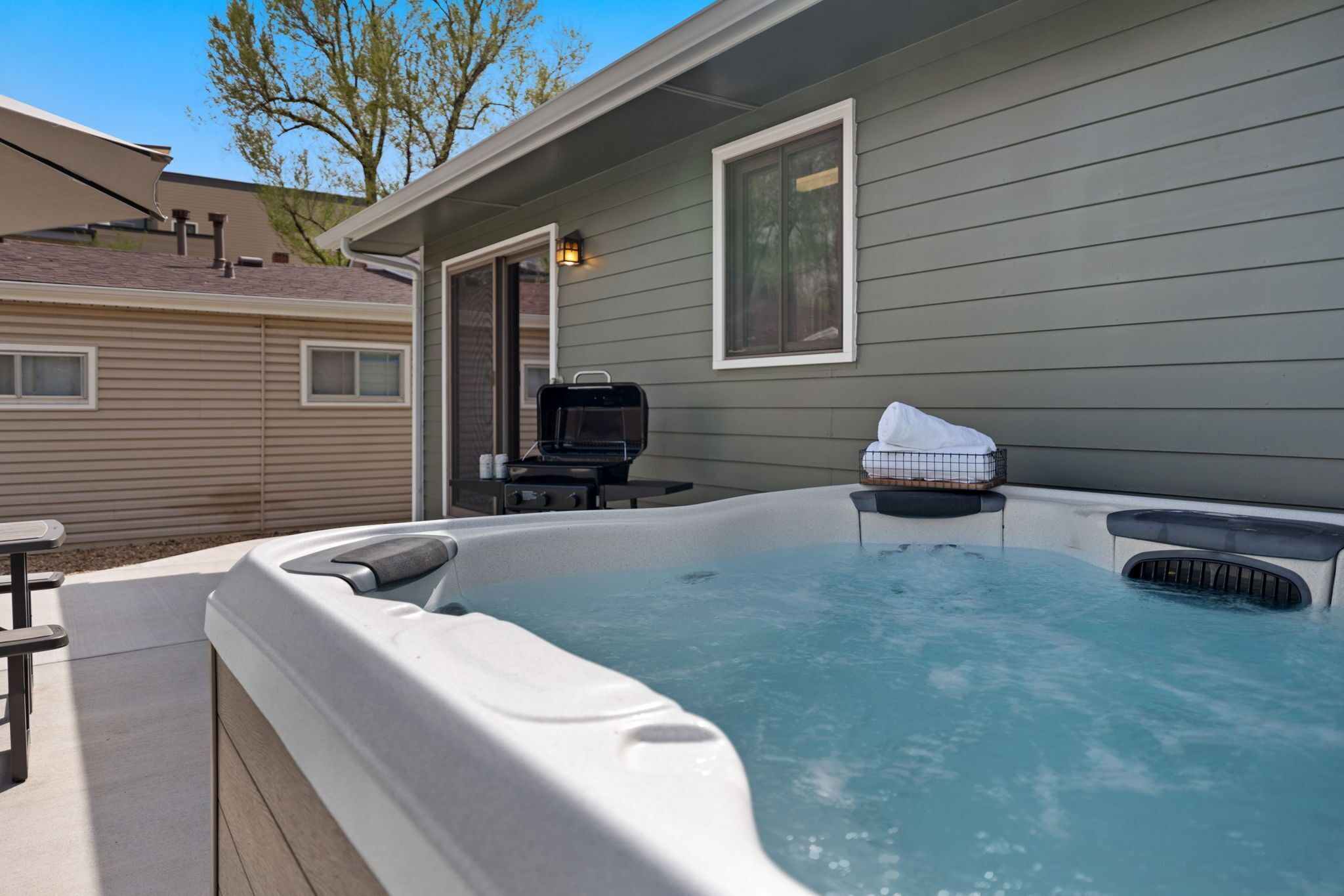House, Multiple Beds, Hot Tub, Garden View (320 N. Meldrum) | Outdoor spa tub