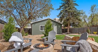Spirit of the Rockies - Private Backyard & Hot Tub