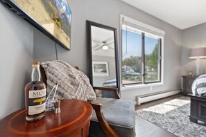 Ferienhaus, Mehrere Betten, Whirlpool, Gartenblick (320 N. Meldrum) | Innenbereich
