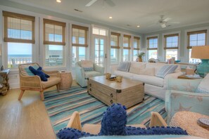 Smart TV, books - Discover beachfront bliss at Starboard Side, Oak Island's spacious 4-bedroom retreat. (Oak Island)