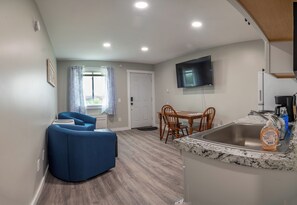 Classic Apartment | Living area | Flat-screen TV - Beautiful Apartments in Thorsen Road Maine (Hancock)