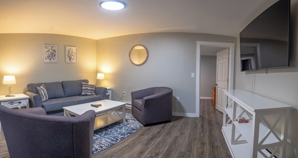 Comfort Apartment | Living area | Flat-screen TV - Beautiful Apartments in Thorsen Road Maine (Hancock)