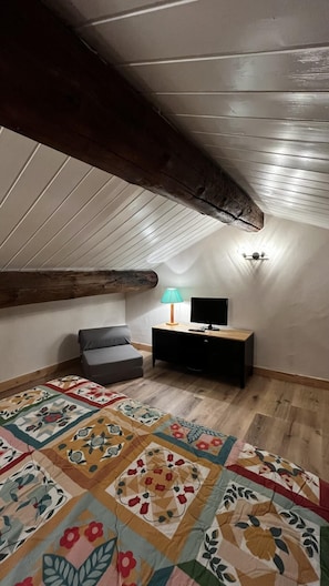 Interior - 1st floor, balcony, parking, tv, 90m², Arêches-Beaufort (Beaufort)