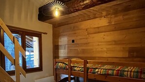 Interior - 1st floor, balcony, parking, tv, 90m², Arêches-Beaufort (Beaufort)