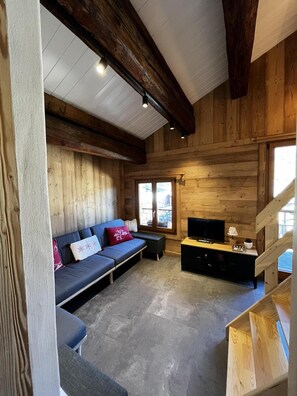 Living area - 1st floor, balcony, parking, tv, 90m², Arêches-Beaufort (Beaufort)