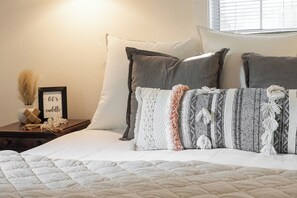 2 habitaciones, tabla de planchar con plancha, wifi y ropa de cama