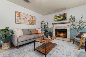 TV, fireplace