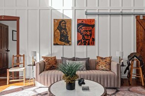 TV, fireplace - Meadows Farmhouse & Cottage - Hot Tub & Fire Pit (Fredericksburg)