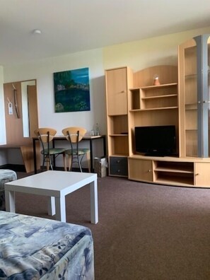 Chambre Confort, balcon, vue sur le jardin | Bureau, accès au Wi-Fi (inclus), literie fournie