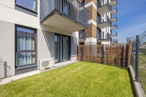 アパートメント 1 ベッドルーム サウナ ガーデンビュー | バルコニー