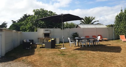 Maison à 50 Mètres de la Plage Avec Jardin Clos