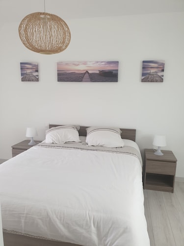 Maison à 50 Mètres de la Plage Avec Jardin Clos